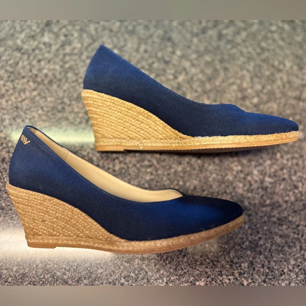 “VISCATA” Roses Canvas Espadrille Wedges